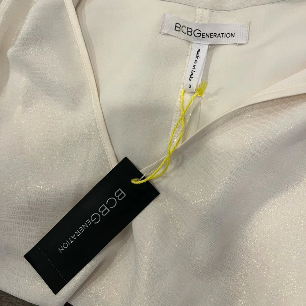 BCBG Shift Dress 🤍 - Picture 9 of 16